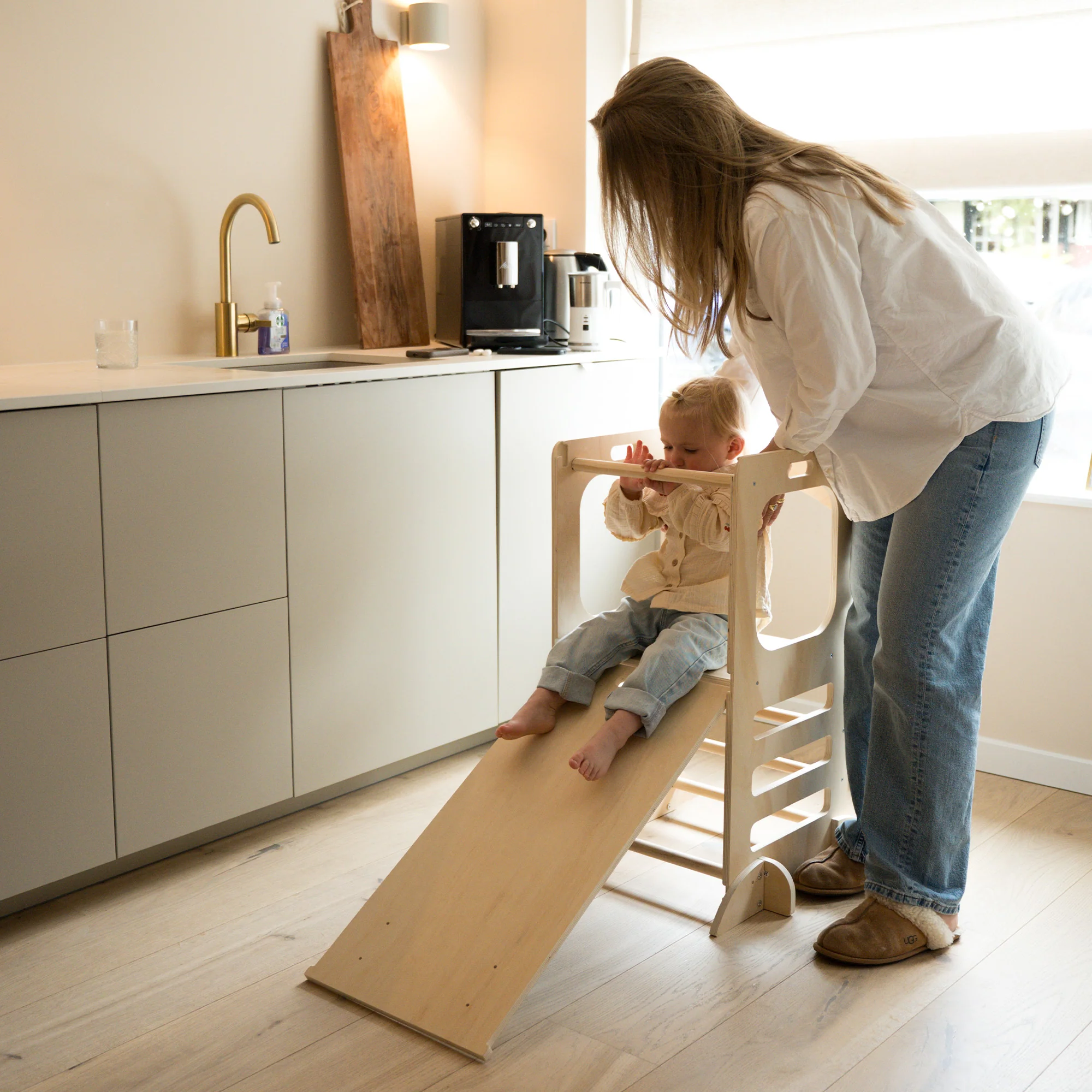 Luxe 4-in-1 Leertoren - Klimtoren met Glijbaan en Krijtbord - Image 7